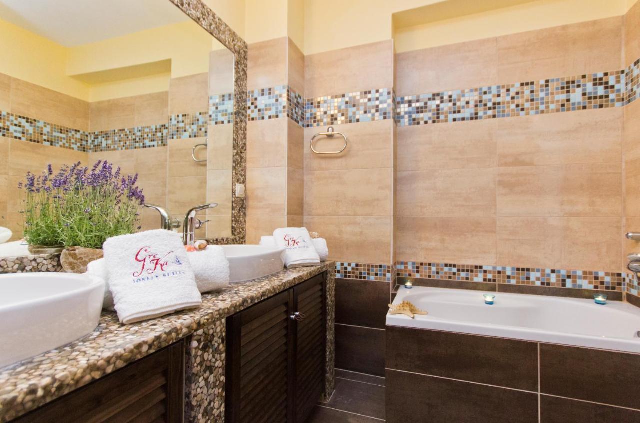 Greka Ionian Suites Agia Efimia Exteriér fotografie